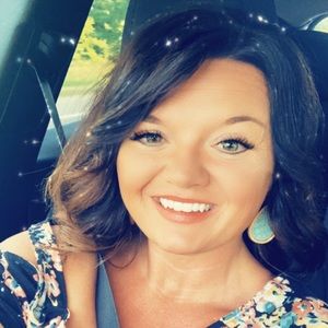 Meet your Posher, Dena